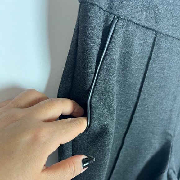 NWT - Laura, Ladies Slim Leg Pull-On Stretchable Pant In Gray. Size: 6 - Picture 13 of 15